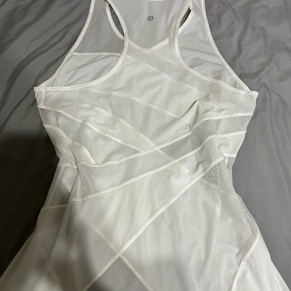 EUC LULULEMON mesh in motion tank top - Picture 6 of 10